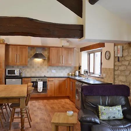 Elm Tree 柯比穆尔赛德